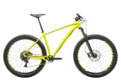 Specialized Fuse Comp 6Fattie/27.5+ Mountain Bike - 2019, Large