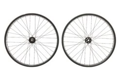 Specialized Stout XC 90 Pro Aluminum Tubeless 26" Wheelset